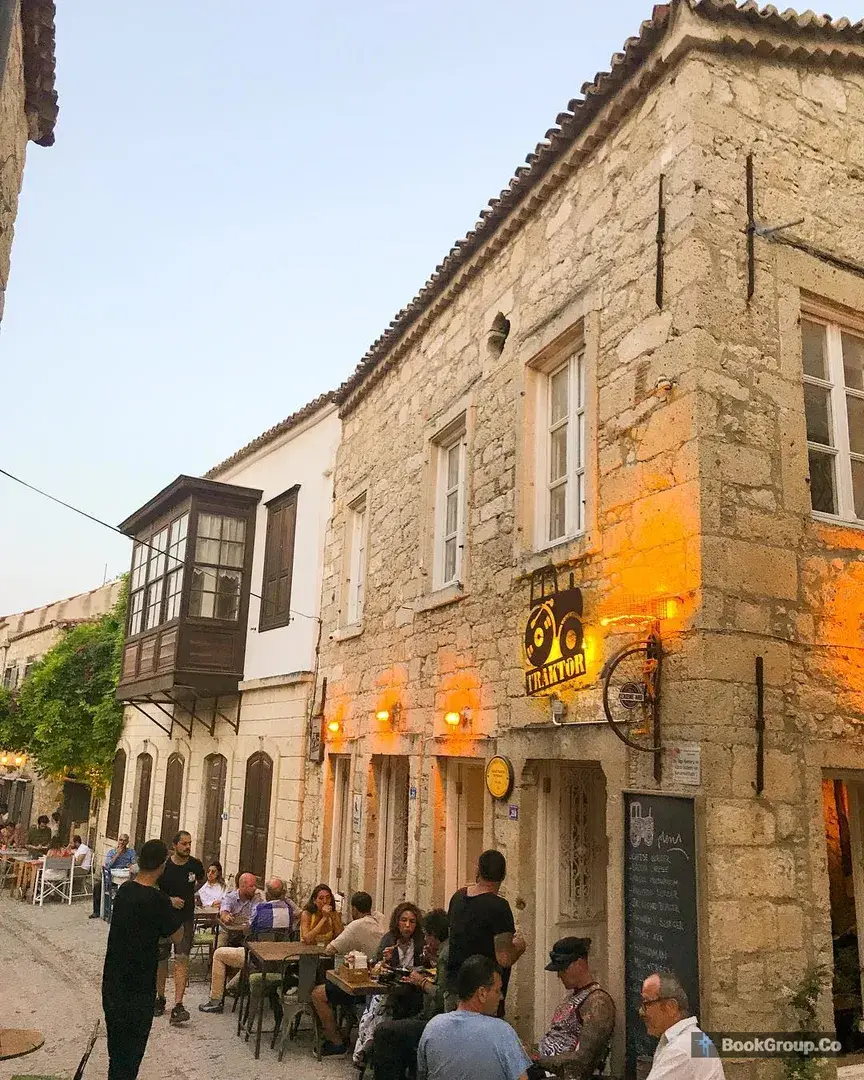 Traktör Alaçatı fotoğraf 1