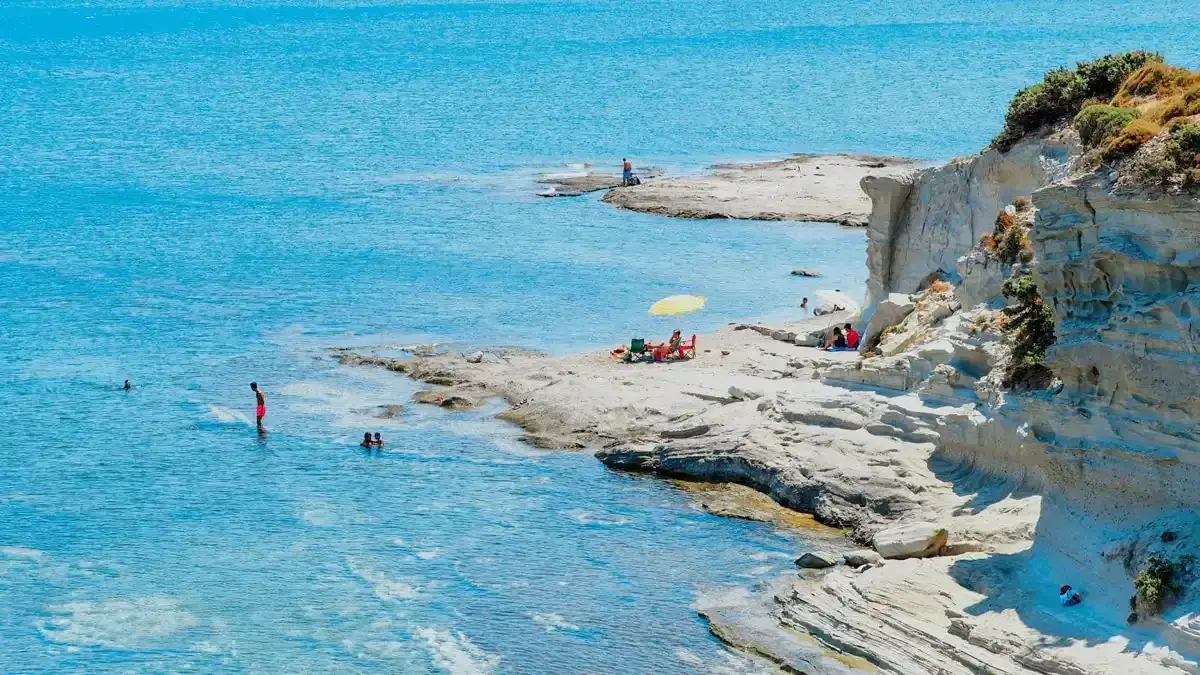 Çeşme Koyları ve Gezilecek Yerler 2026