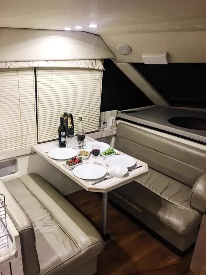 Deda Yacht BAYLINER 3587 :AFT + FLYBRIDGE fotoğraf 3