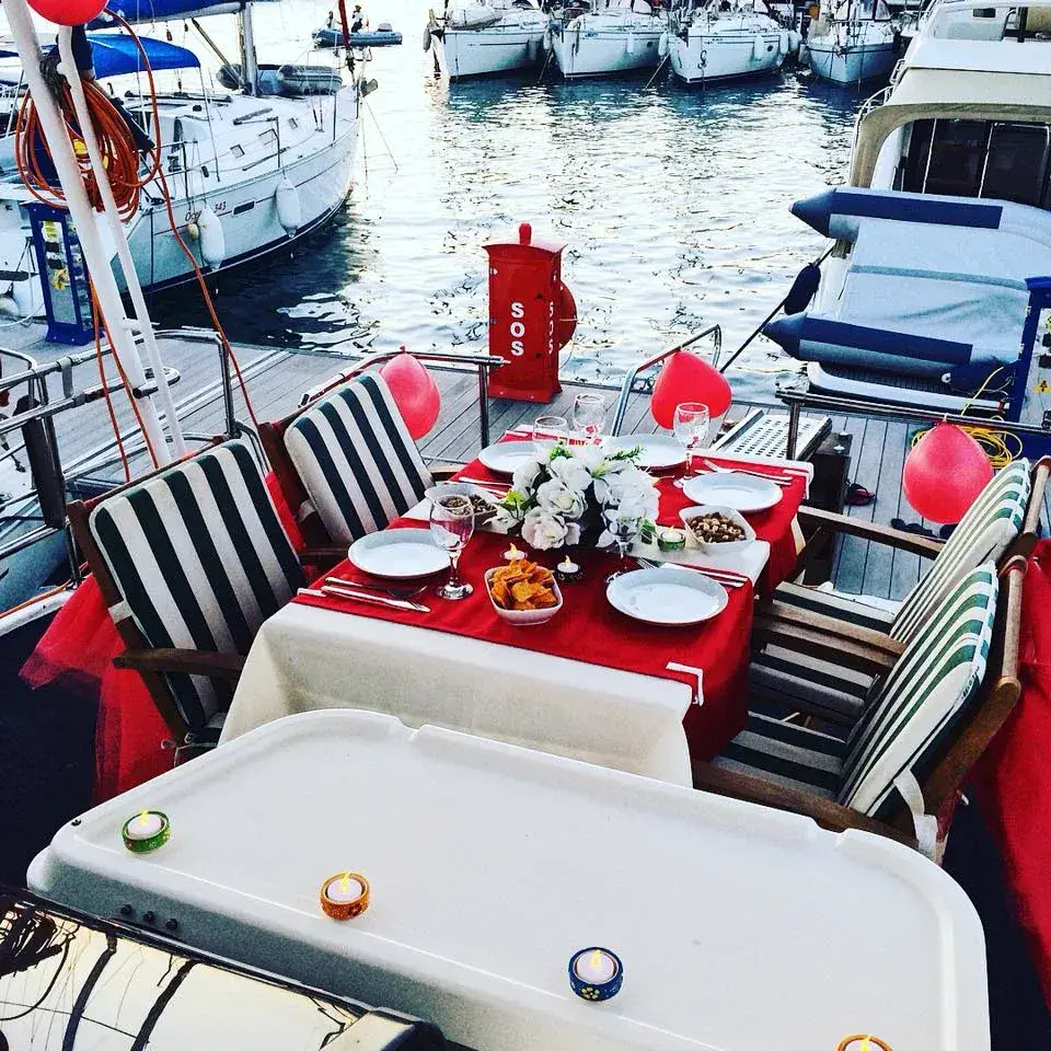 Deda Yacht BAYLINER 3587 :AFT + FLYBRIDGE fotoğraf 7