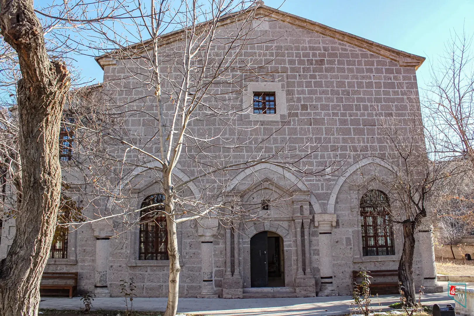 Güzelyurt Kilise Camii: İki İnancın Taşa Yansıyan Buluşması