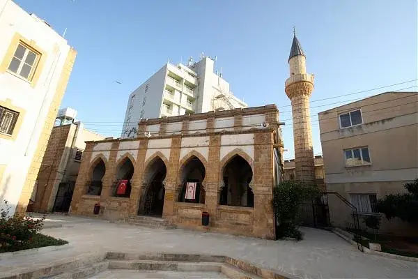 Saray Önü Camii